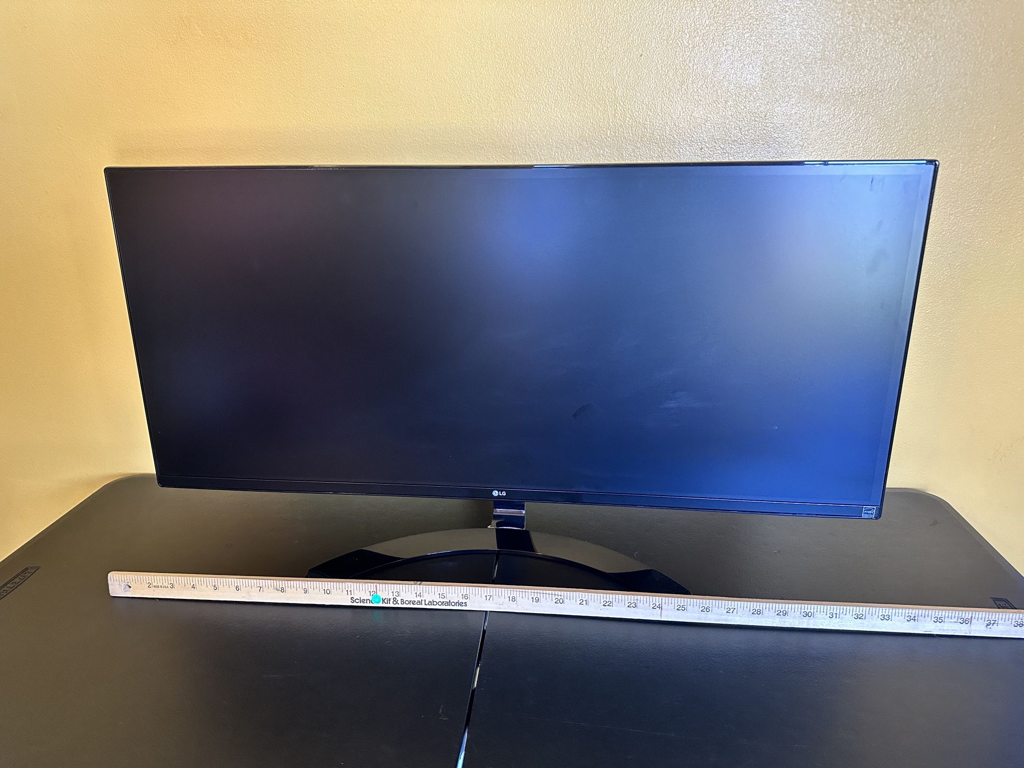 LG 34MU61 34" Ultra Wide Monitor