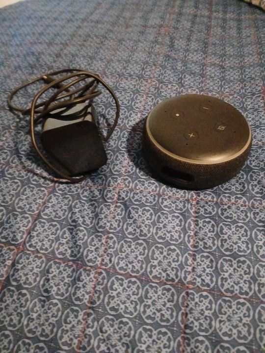 Amazon Echo Dot (3rd Generation) Smart Speaker – Charcoal (with Power Adapter)