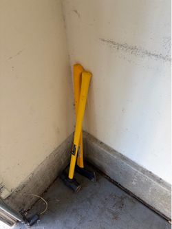 Axe and sledge hammer