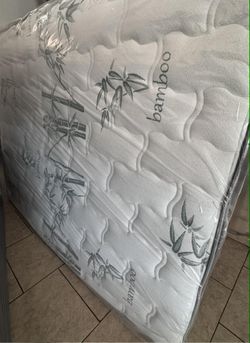 Queen 10-in hybrid mattress bamboo