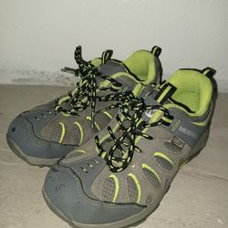 MERRELL BOYS HIKKING SHOES