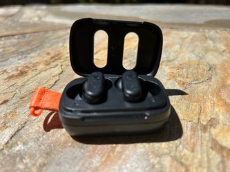 Skullcandy Dime 3 True Wireless Earbuds Model S2DDW COME WITH CHARGER!