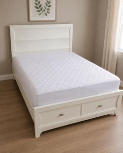 Queen bed with matress