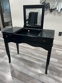 Desk/Vanity