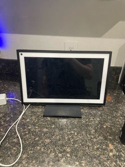 Amazon echo with stand