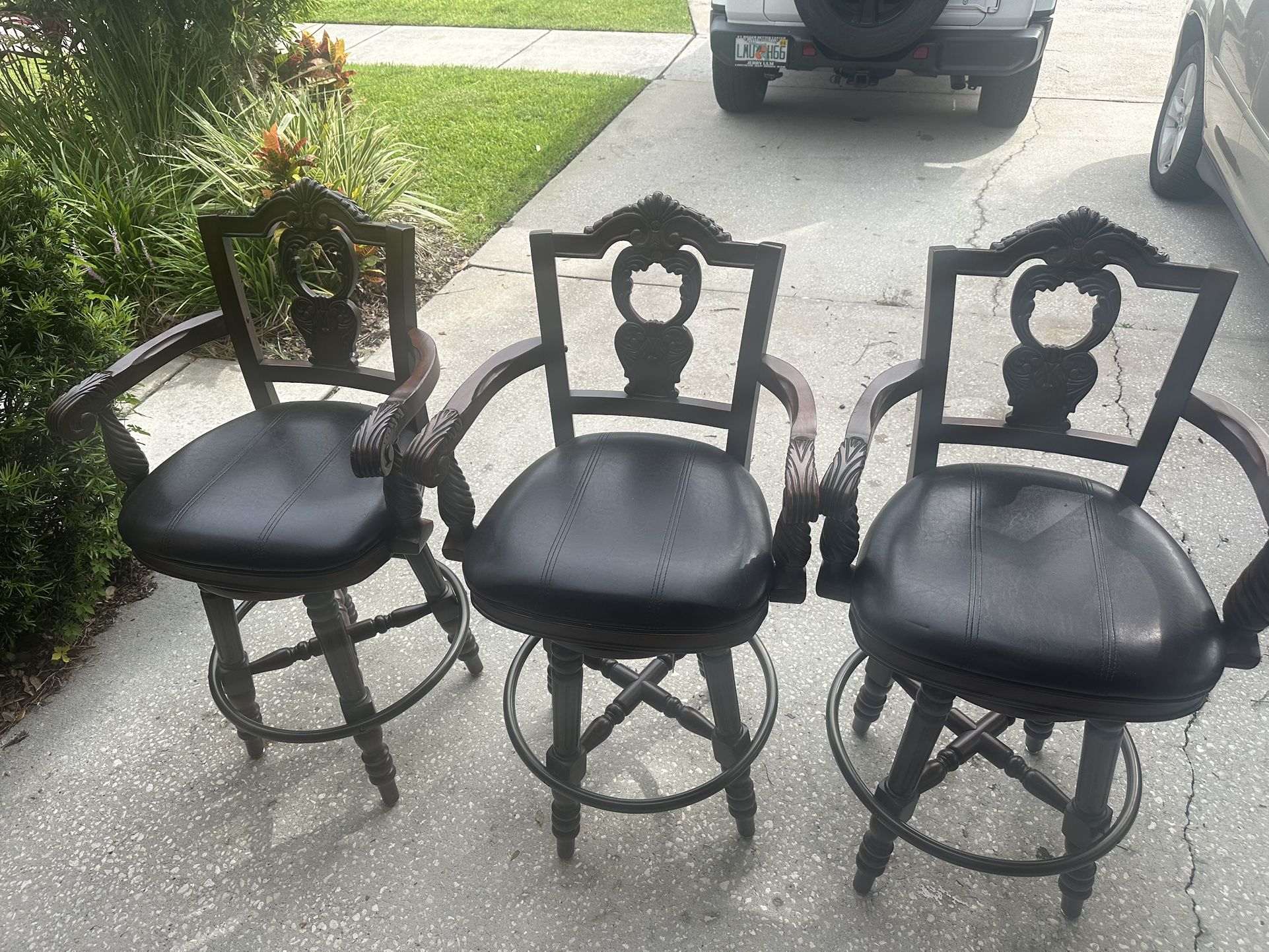 North Shore 24” Swivel Bar Stool D553-124