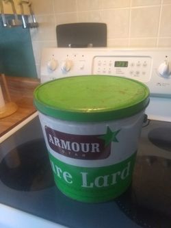 Antique metal lard bucket
