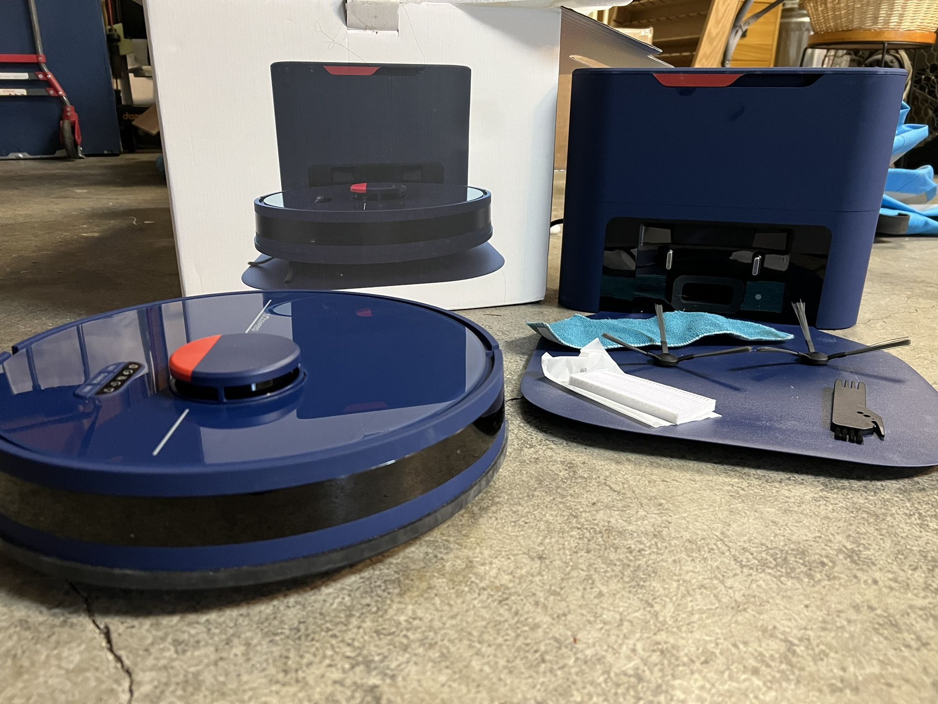 Robot Vacuum - Wi-Fi Connected, Self Emptying, Mop