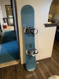 Snow board with bindings