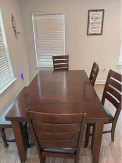 6 piece Dining Set !! Price negotiable
