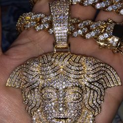 Medusa Pendant With Chain Full Ice Out 14k Gold Plated Doesn't Loses Color