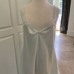 Super cute satin nightgown Size L