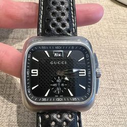 Gucci Quartz Watch With Date