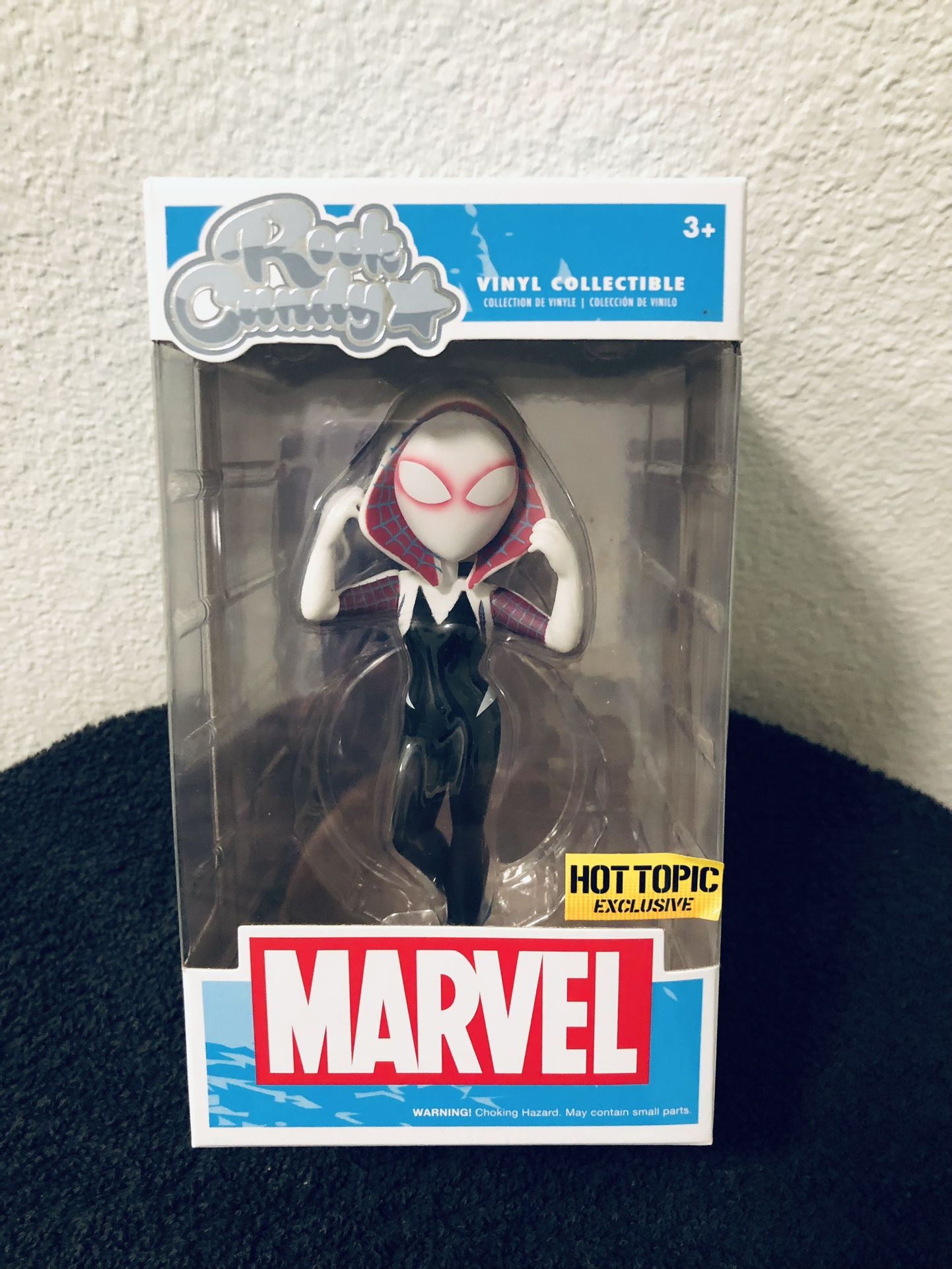 Exclusive Spider-Gwen Vinyl Figure 6” Scale