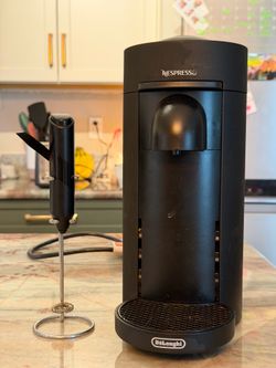 Nespresso Vertuo Next by De’Longhi + Aeroccino Frother