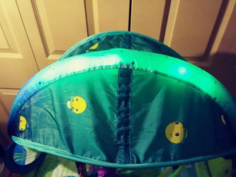 Bright starts light hotsell up lagoon playmat