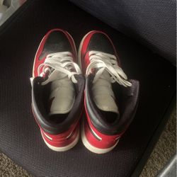 Jordan 1 Mid…