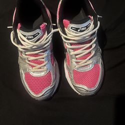 2 shoes 1 shirt $300