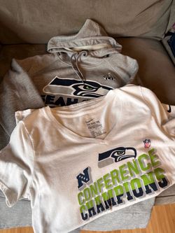 Seattle Seahawks Nike Super Bowl XLIX Hoodie + Shirt – Medium – $55 OBO