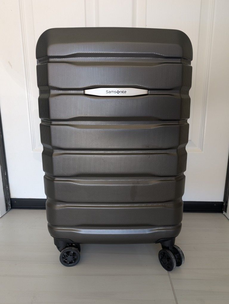 Samsonite Carry On Luggage