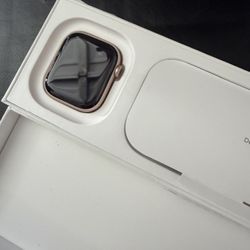 Apple Watch 10 42mm Rose Bluetooth Very Good Shape 