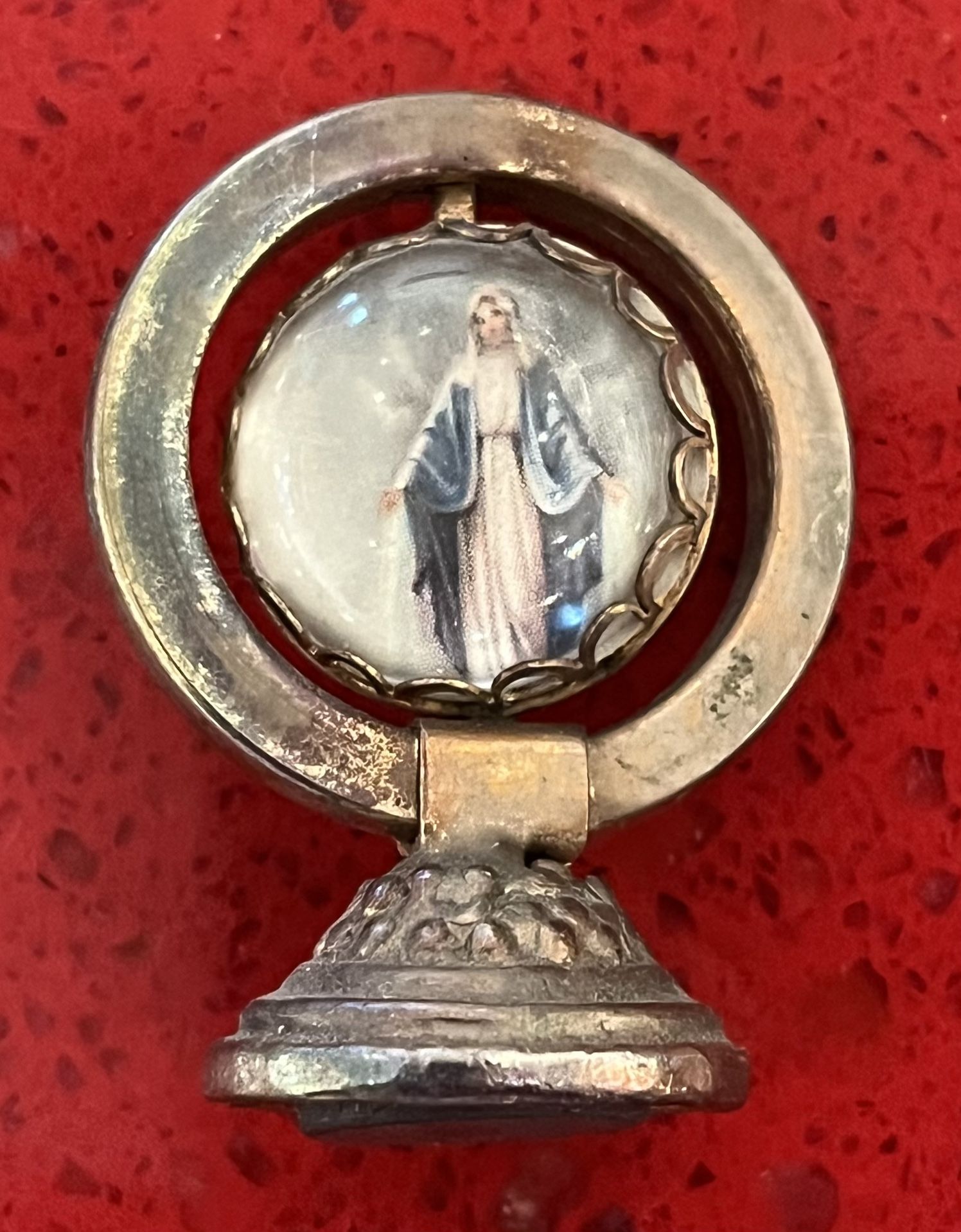 Mini Globe with a magnetic base With The Blessed Virgin Mary & St. Christopher On The Opposite Side.(*Size: 1 11/16" x 1 5/16" all approximate measure