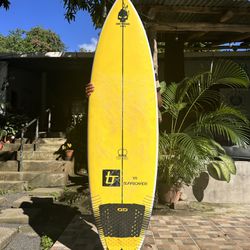TR surfboard 5’11,