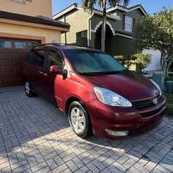 2004 Toyota Sienna