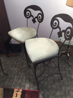 2 metal chair stools