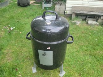 Masterbuilt Vertical Charcoal Smoker