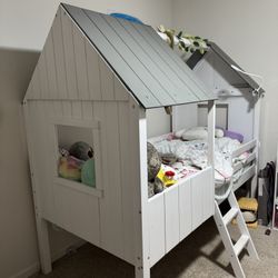 Loft Twin Bed (wood)