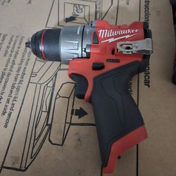 New Milwaukee M12 Drill 