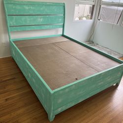 Queen Size Storage Bed Frame And Mirror