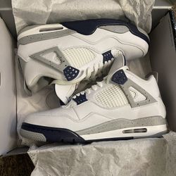 Excellent Condition Navy Jordan 4’s Size12!