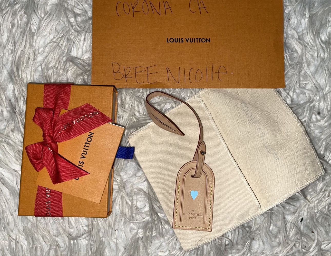 Louis Vuitton Tag With Tiffany Blue Heart for Sale in Corona, CA - OfferUp