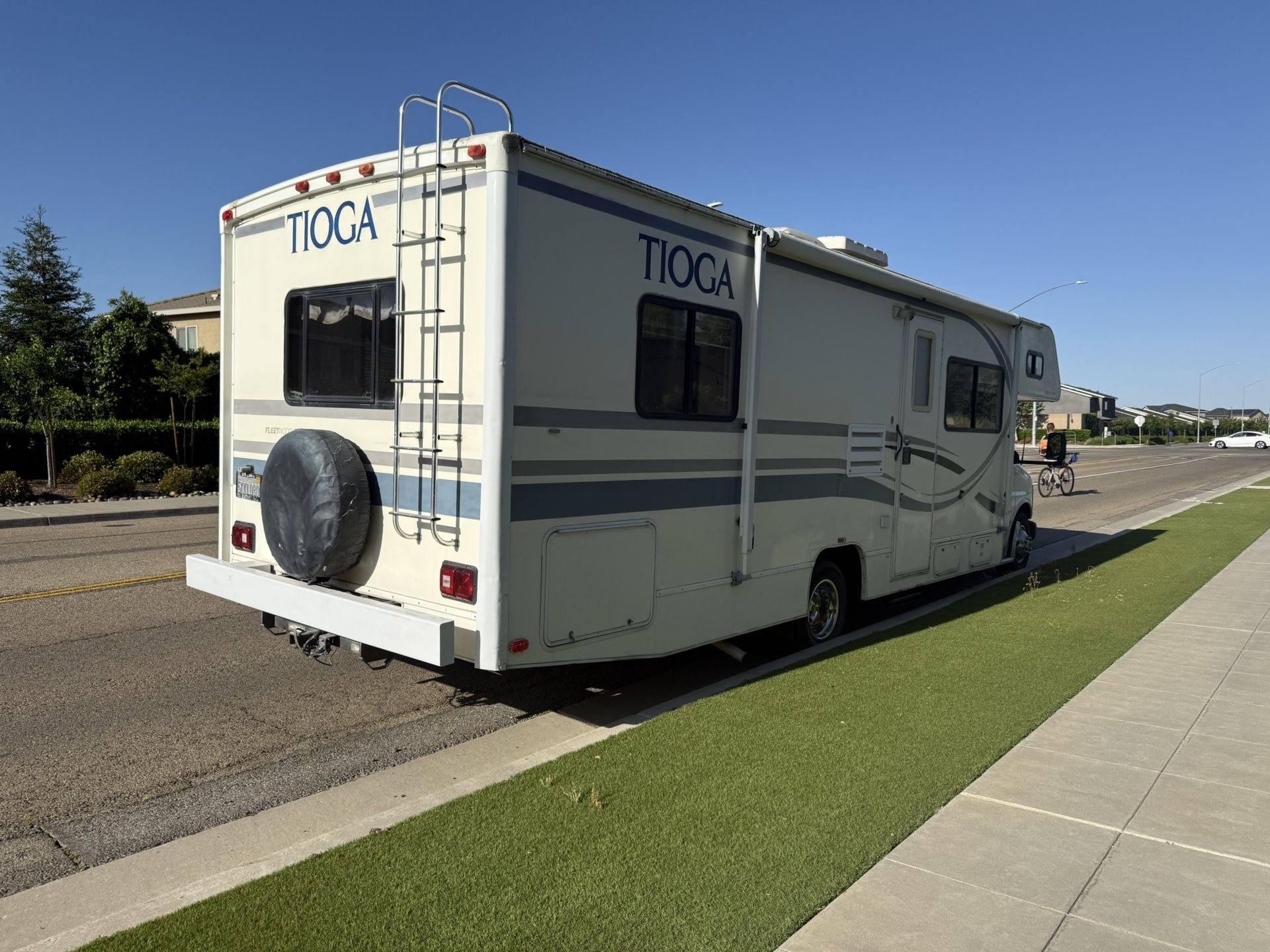 2001 Chevrolet Tioga Fleetwood