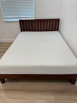 Zinus Queen bed frame and mattress