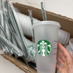 Starbucks  30 cups 30 lids 30 straws. All for $30 . Tumbler DIY For Circuit Art 