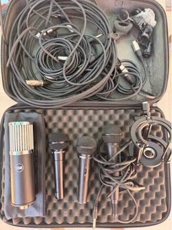 Shure SM58 + 512 Audio Condenser Mic Bundle w/ XLR Cables, Stand & Case