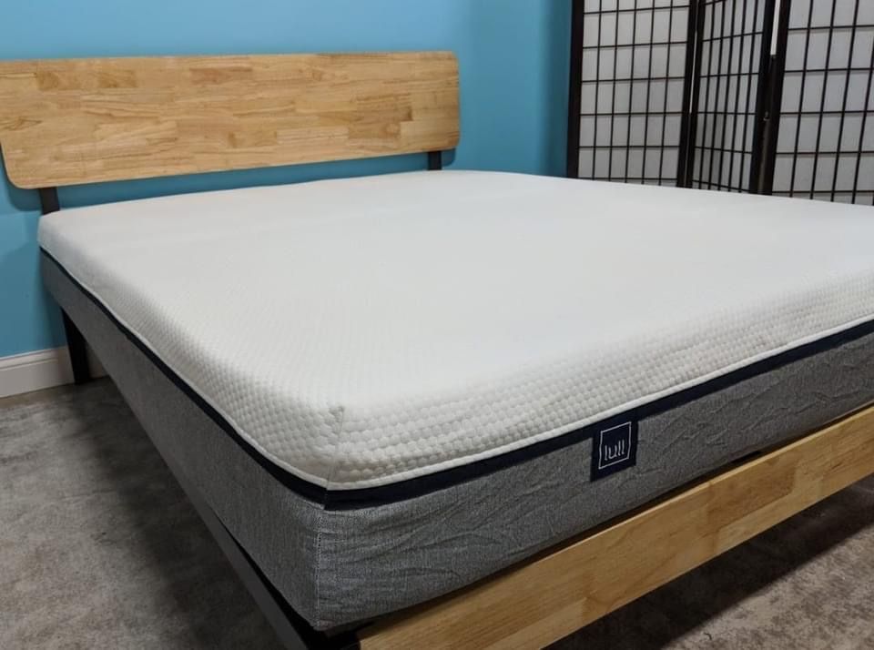 Lull King Size Memory Foam Mattress Bed - Perfect Condition