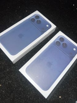17 Pro Max New ( Blue) 1TB & Unlocked!!