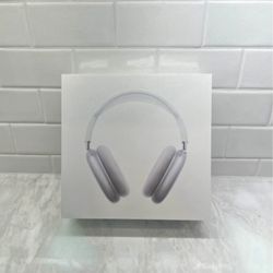 AirPod Maxes 