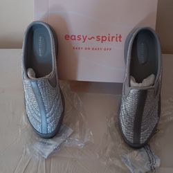 Easy Spirit Travel Time Family silver slip-on shoe womans size 11Easy Spirit, easy on and off super lightweight, comfort cushioning, ultra flexible si