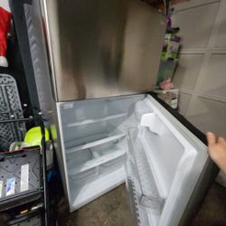 LG REFRIGERATOR WITH WATER DISPENSER INSIDE