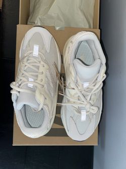 Yeezy Boost 700 ‘Analog’