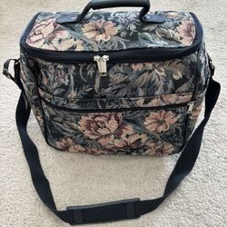 Jaguar Vintage Floral Personal Weekender Travel Bag, excellent condition, heavy duty canvas, 14” x 14 “ x 8”, 7 compartments, shoulder strap, carry ha