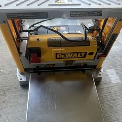 Dewalt Dw734. Planer