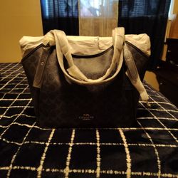 Big Navy Blue Coach, perfect Gift 🎁