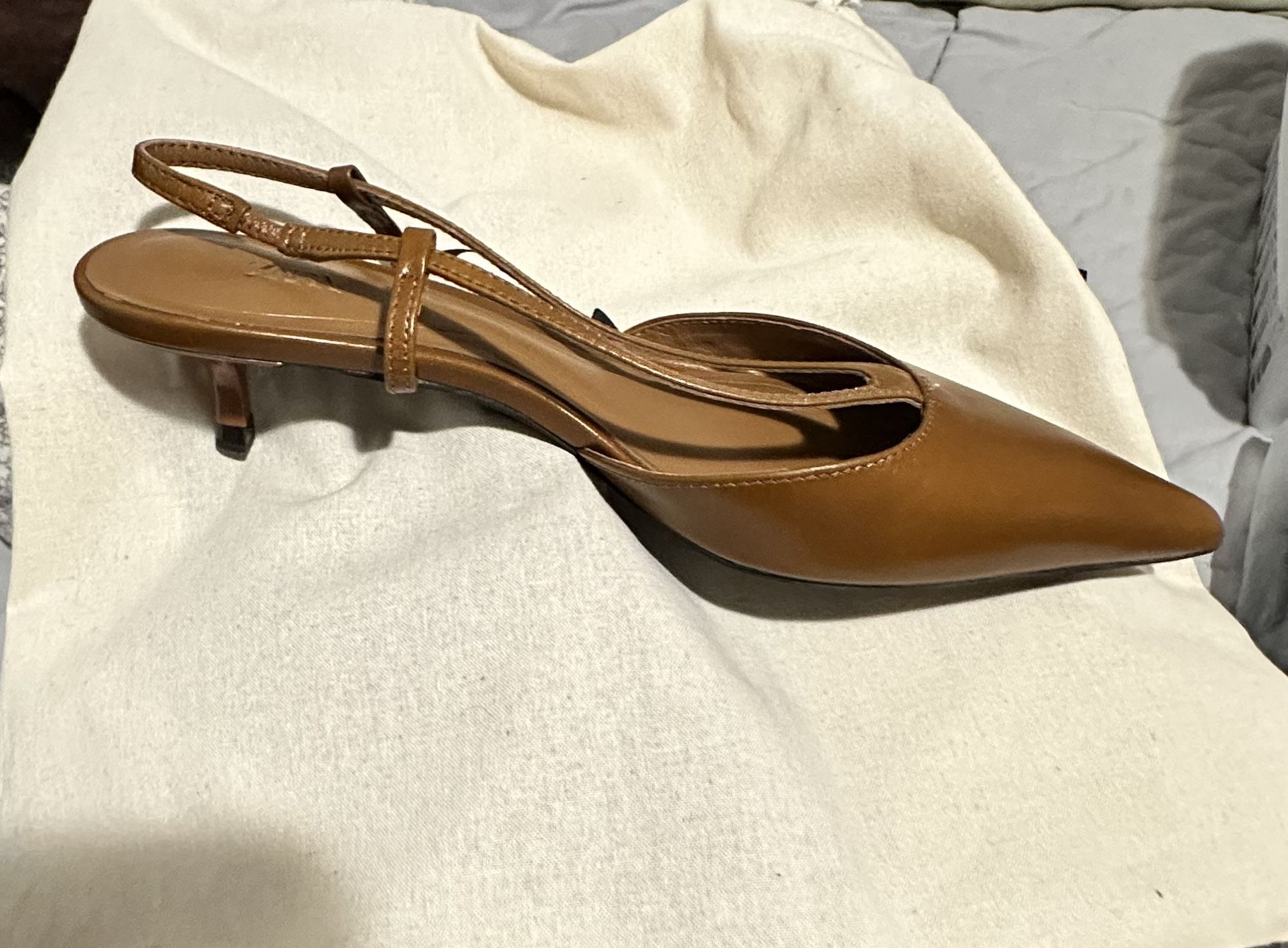 Leather SlingBack Shoe. From Zara