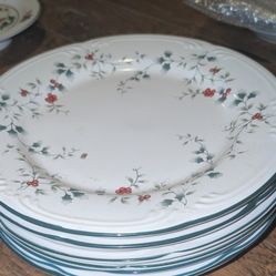 Various Christmas China Dinnewware All Discontinued
